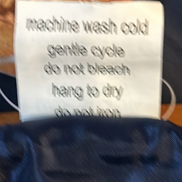 NWT HPI outdoor Signature Windshirt - Picture 9 of 9